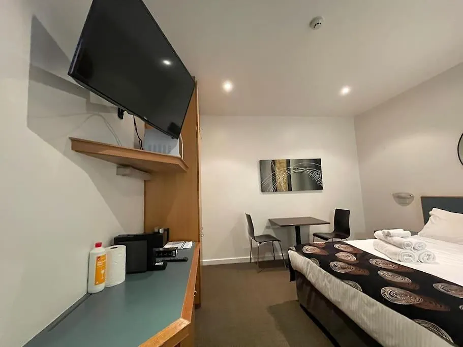 City Ex Hotel Ensuite Room In City 408 Adelaide Apartment